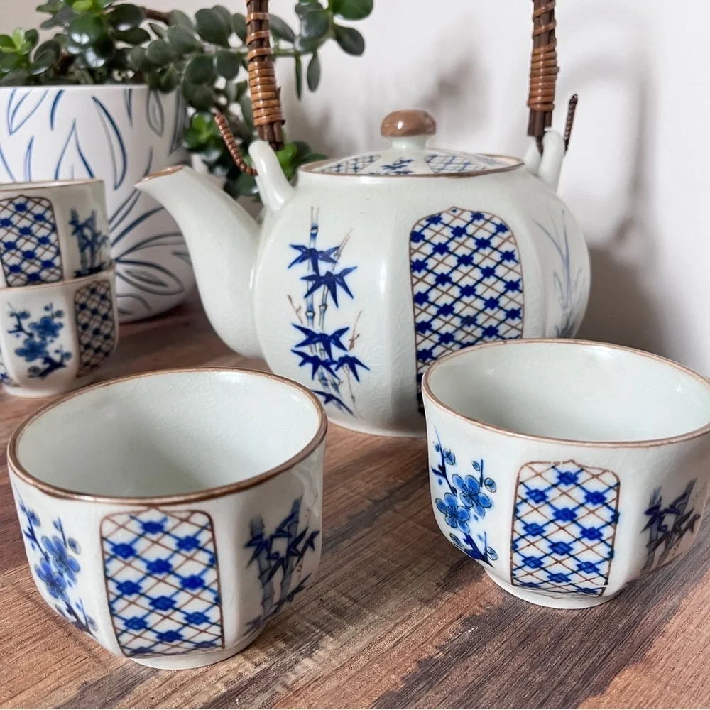 Vintage Otagiri Ceramic Japanese Teapot With 4 Cups Rattan Handle White Blue